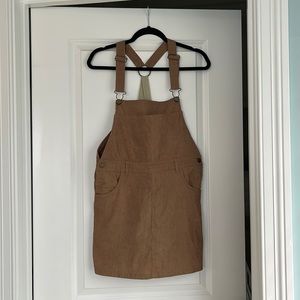 Cute tan overall dress with pockets! Size S